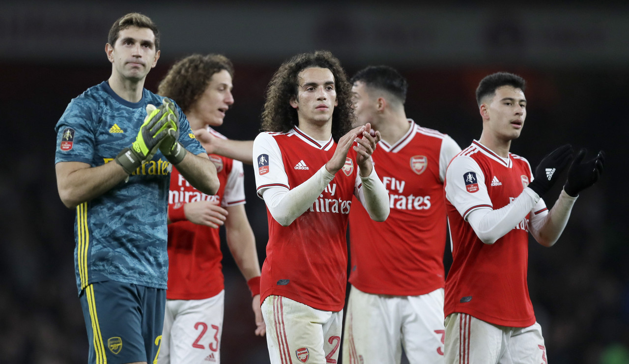 尼克斯逆转大胜送热火8连败：唐斯23+7 哈特本季8次三双队史第一