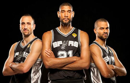 欧冠前瞻：阿贾克斯客战黑马卡拉巴克，能否期盼取得首胜？