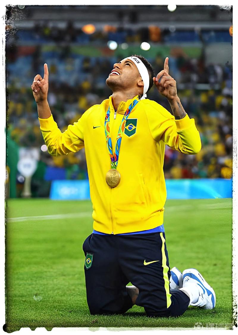 ⚪️🔴 今日出战利兹联的首发阵容揭晓！我们同样猜不透阵型 #mufc