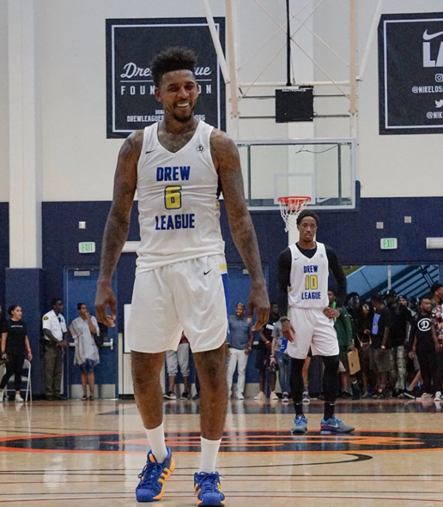 NBA新秀观察：状元秀首战表现亮眼,