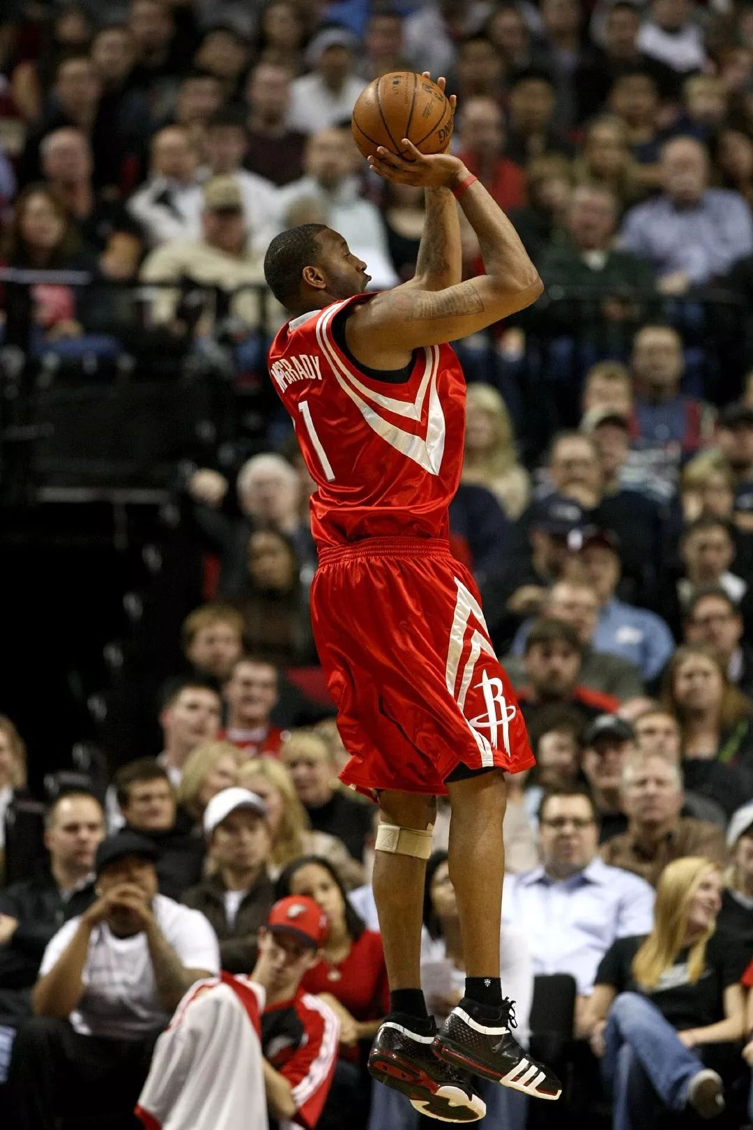 2025 赛季：亚特兰大勇士队由于大面积伤病，战绩仅为 76 胜，无缘季后赛